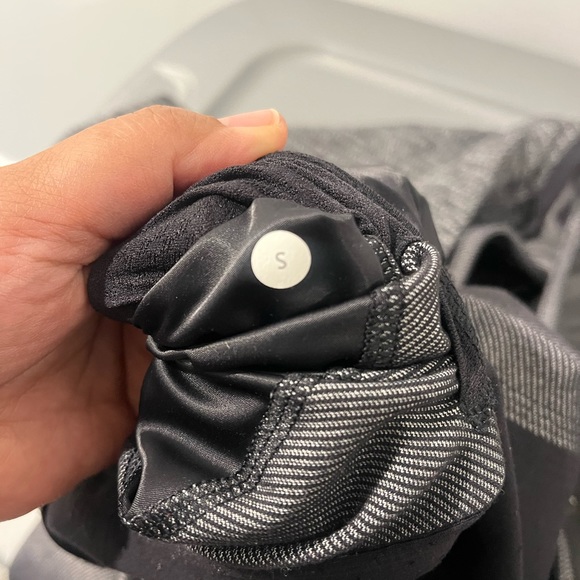 Lululemon overcoat/jacket - Picture 4 of 5